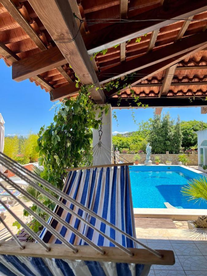 Apartman Gorana With Swimming Pool イェルサ エクステリア 写真