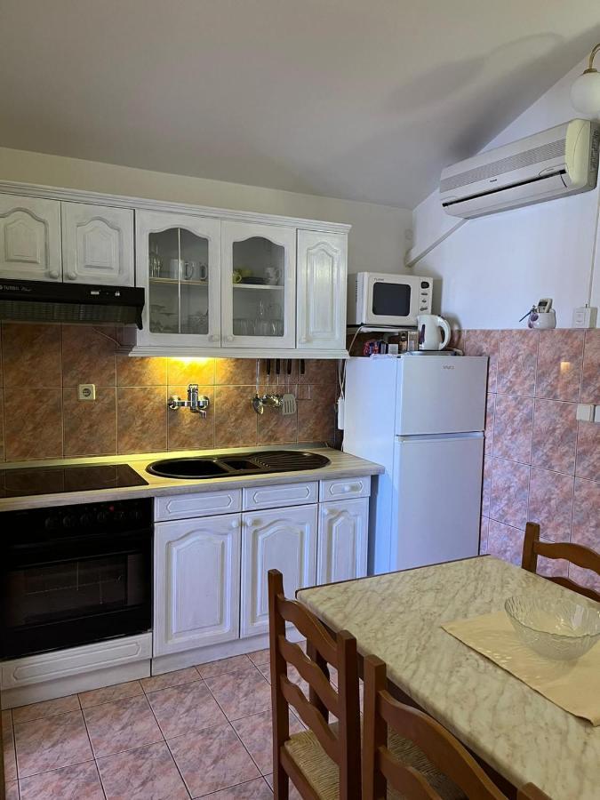 Apartman Gorana With Swimming Pool イェルサ エクステリア 写真